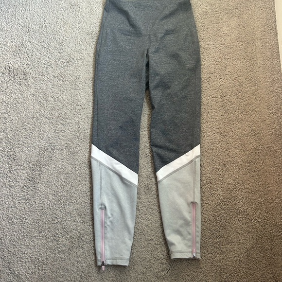 Old Navy elevate Leggings - Picture 1 of 5